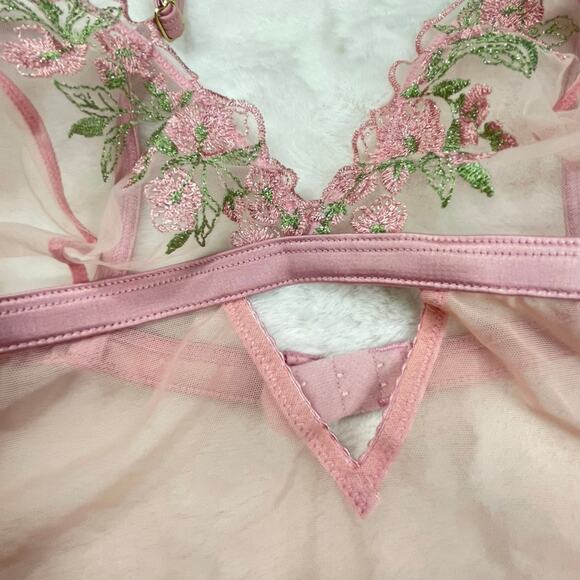 🔥NWOT ASOS Floral Embroidered Mesh Strappy Lingerie Bodysuit  Pink Size 10 - Picture 6 of 13